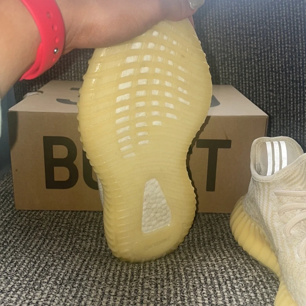Yeezy Boost - Picture 3 of 4